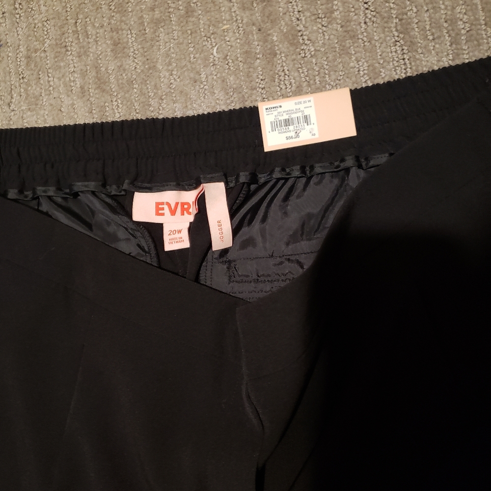 EVRI dress jogger 20W NWT